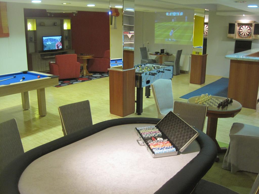 Hotel Ðakovo Eksteriør bilde