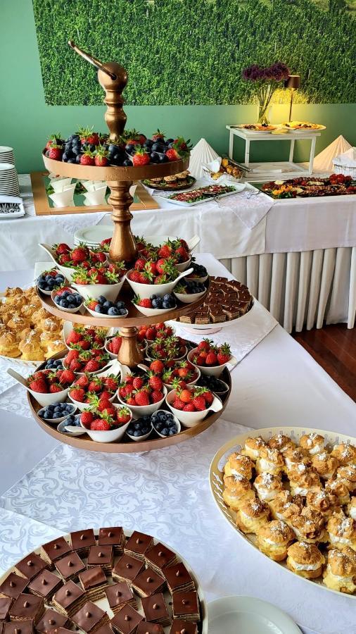 Hotel Ðakovo Eksteriør bilde