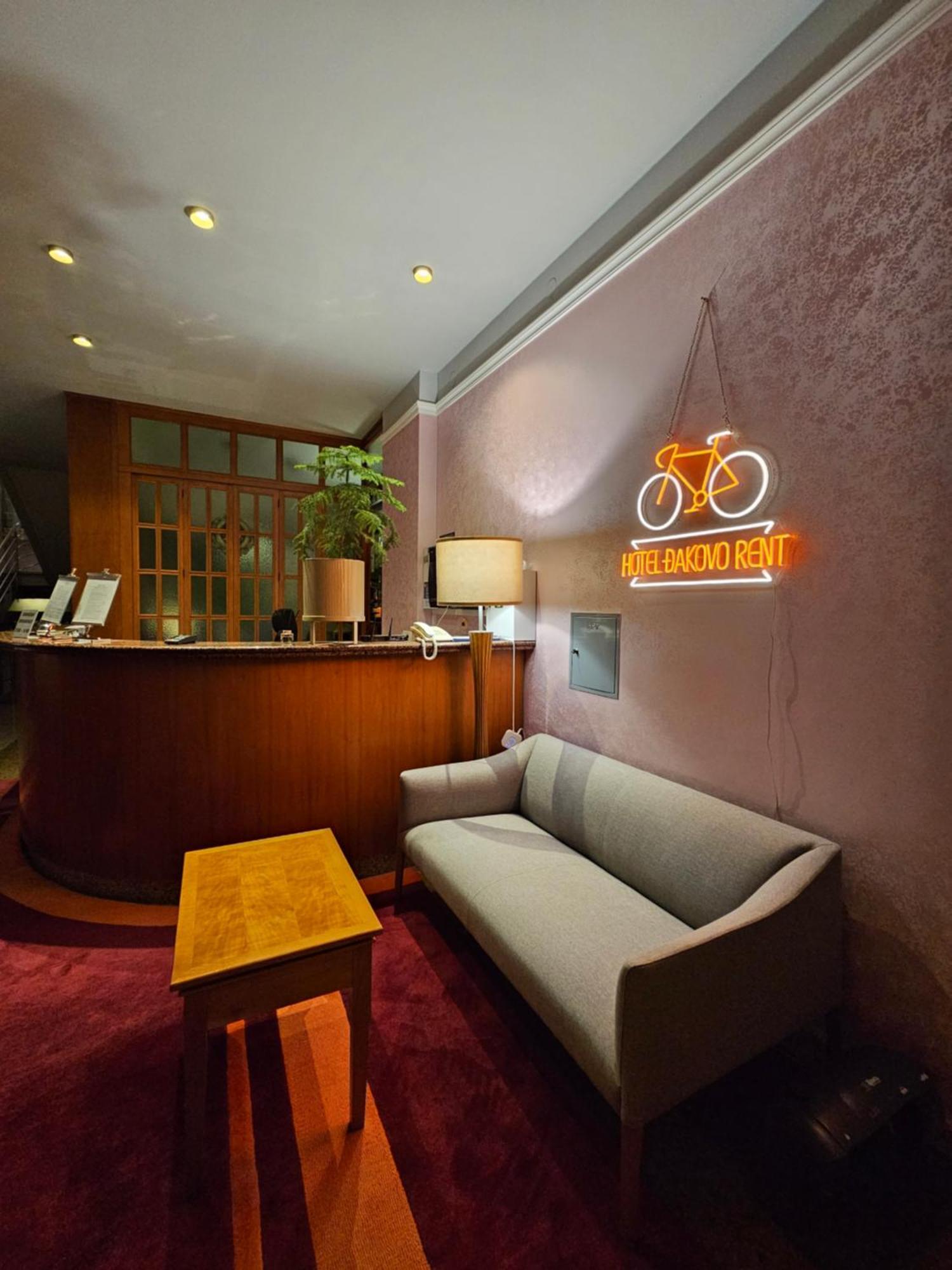 Hotel Ðakovo Eksteriør bilde