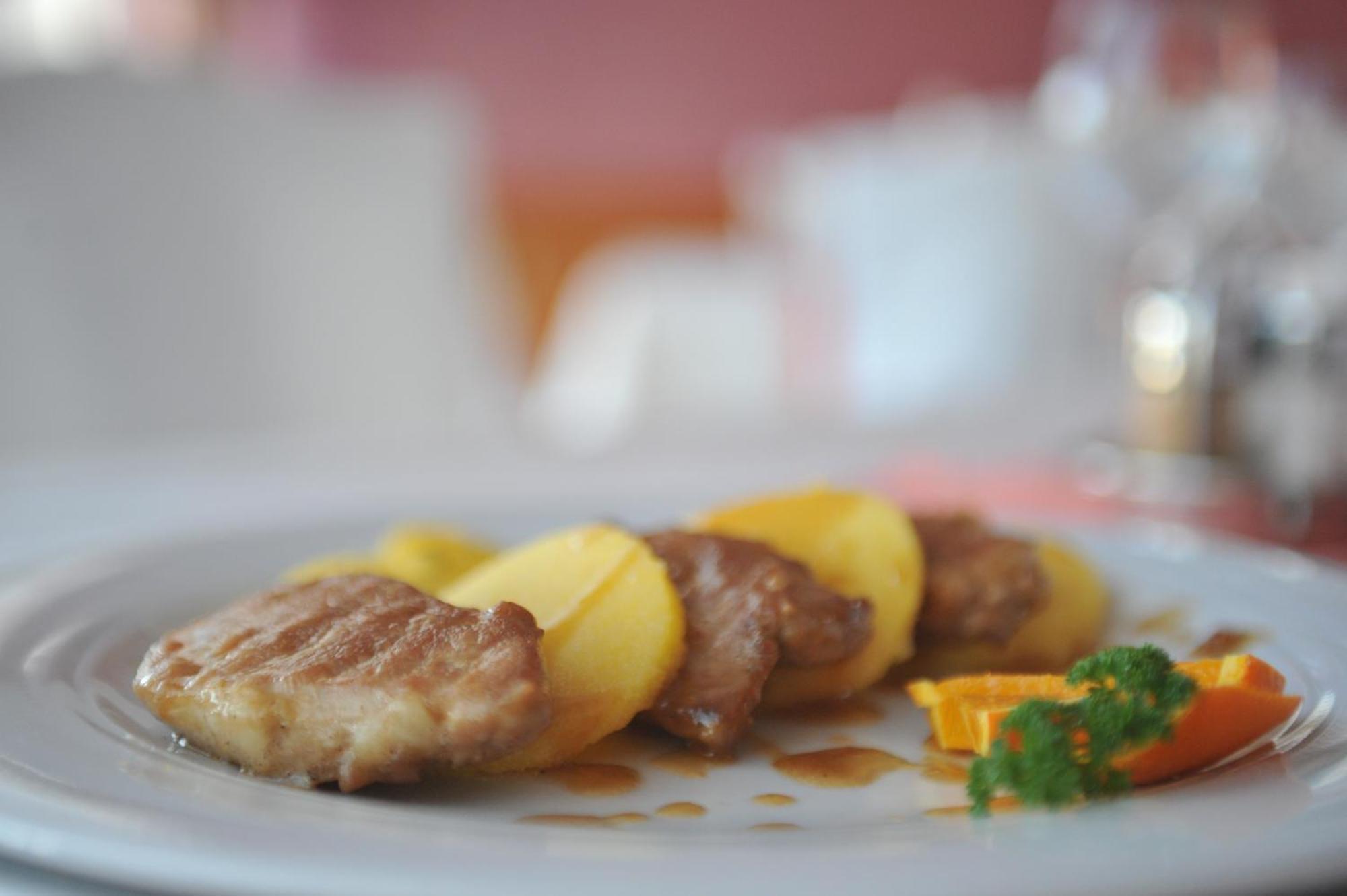 Hotel Ðakovo Eksteriør bilde