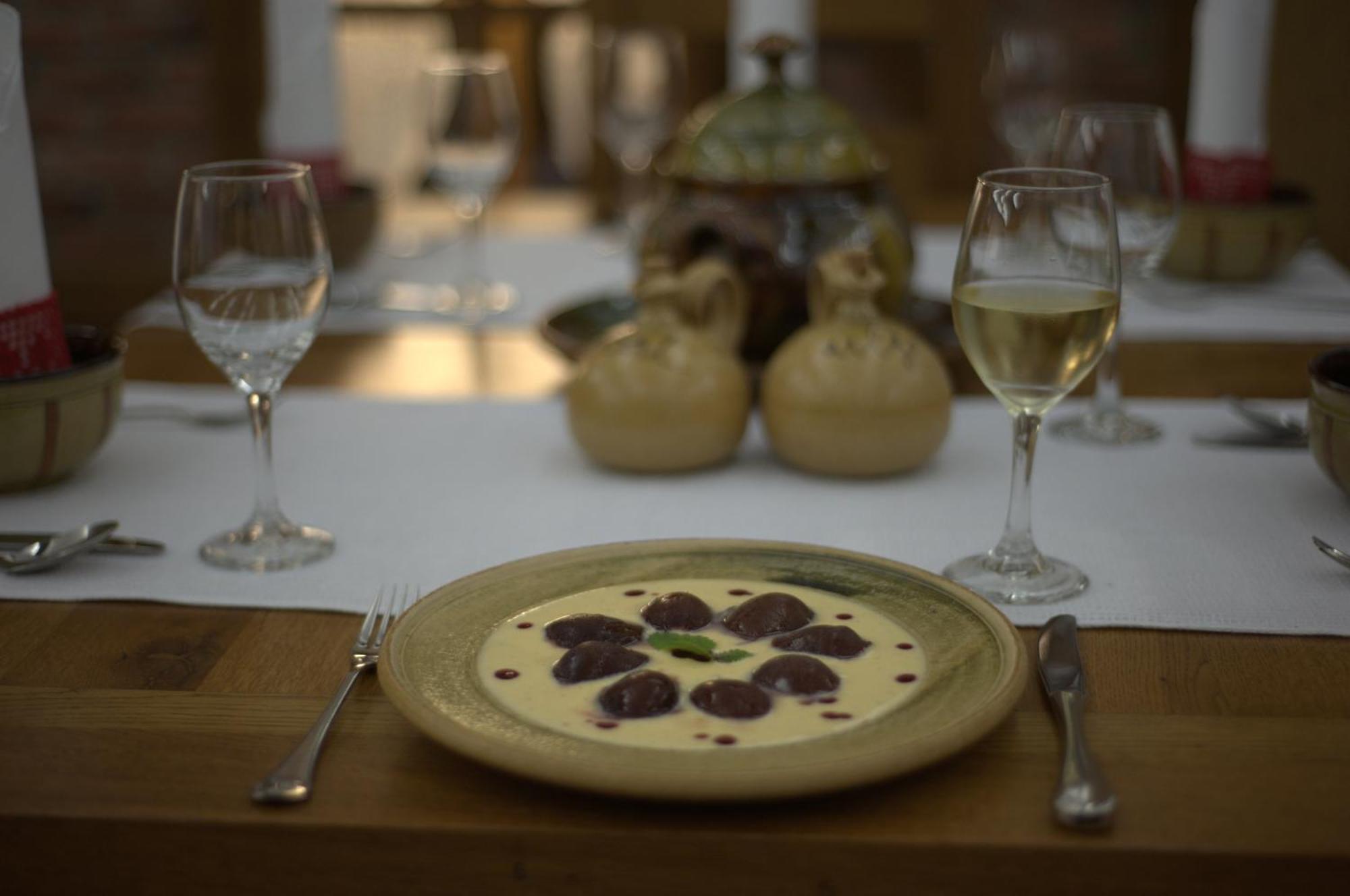 Hotel Ðakovo Eksteriør bilde