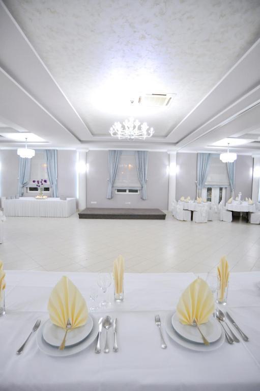 Hotel Ðakovo Eksteriør bilde