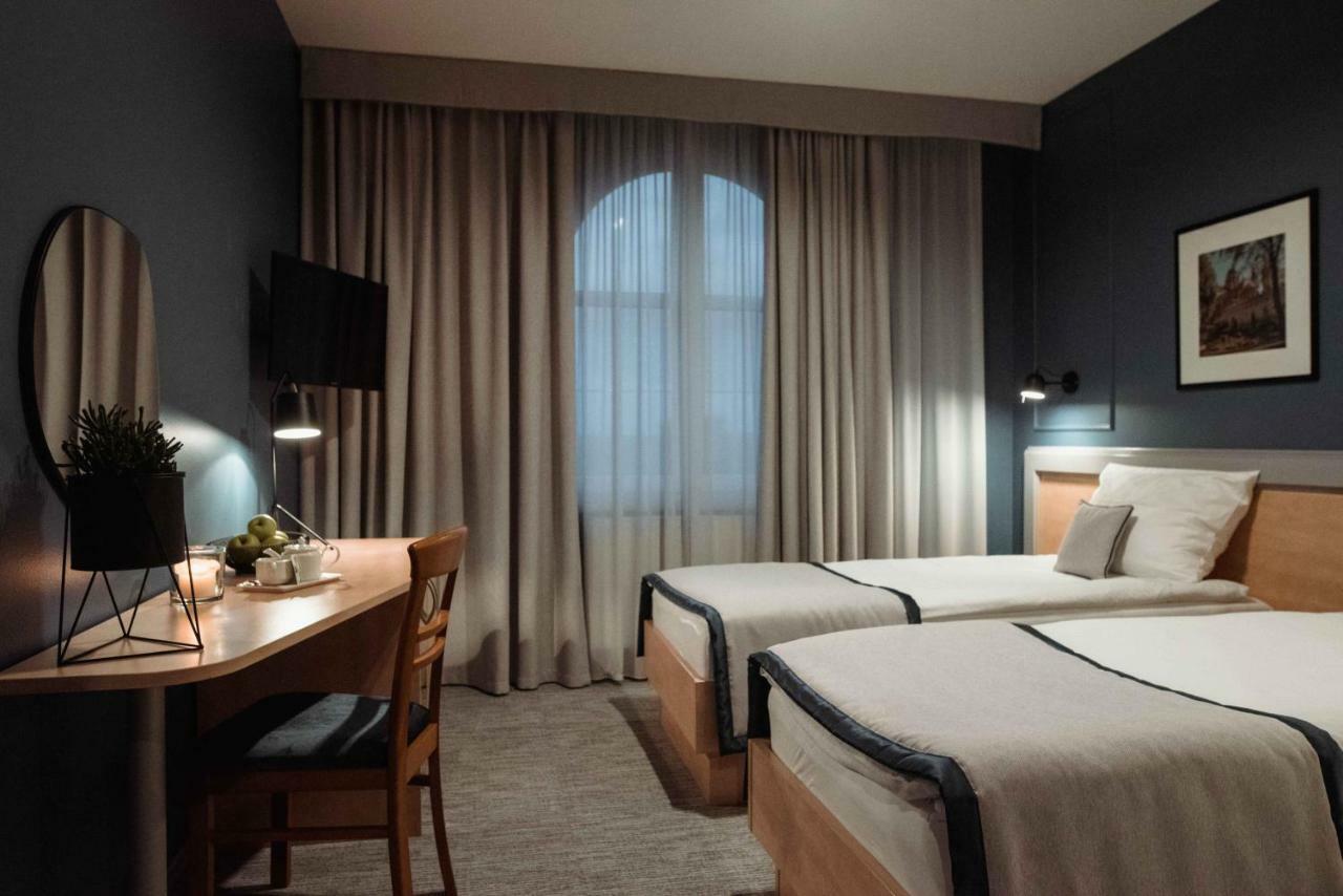 Hotel Ðakovo Eksteriør bilde