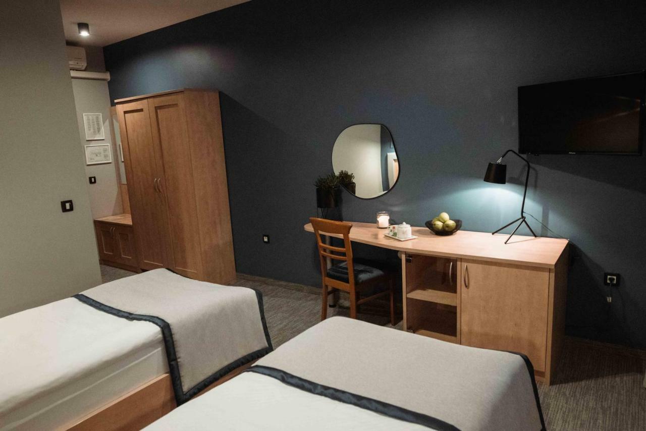 Hotel Ðakovo Eksteriør bilde