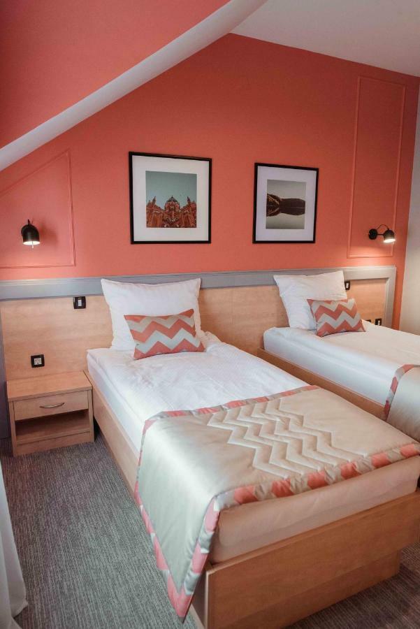 Hotel Ðakovo Eksteriør bilde