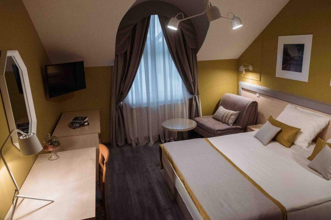 Hotel Ðakovo Eksteriør bilde