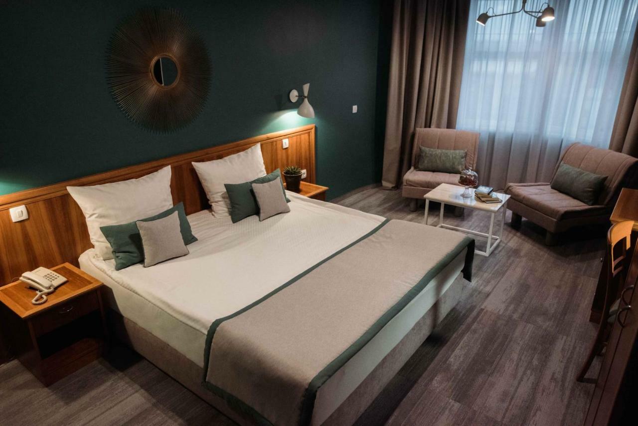 Hotel Ðakovo Eksteriør bilde