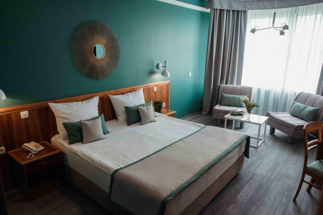 Hotel Ðakovo Eksteriør bilde