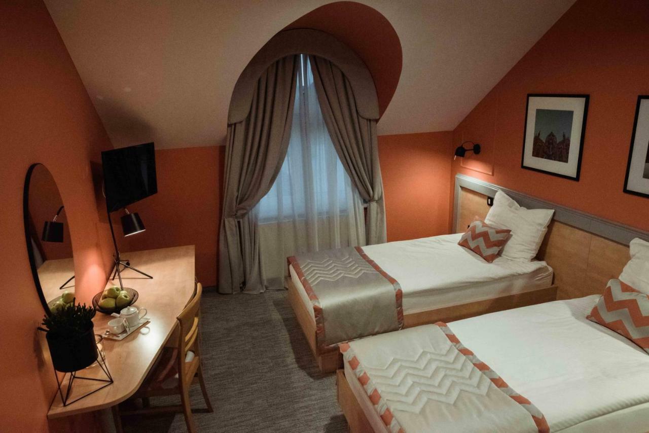 Hotel Ðakovo Eksteriør bilde